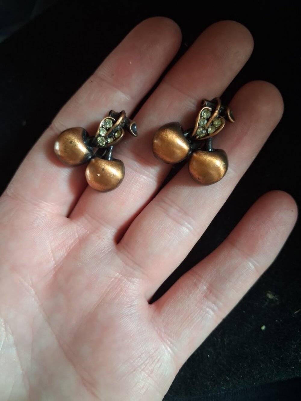 Vintage Cherries brooch set